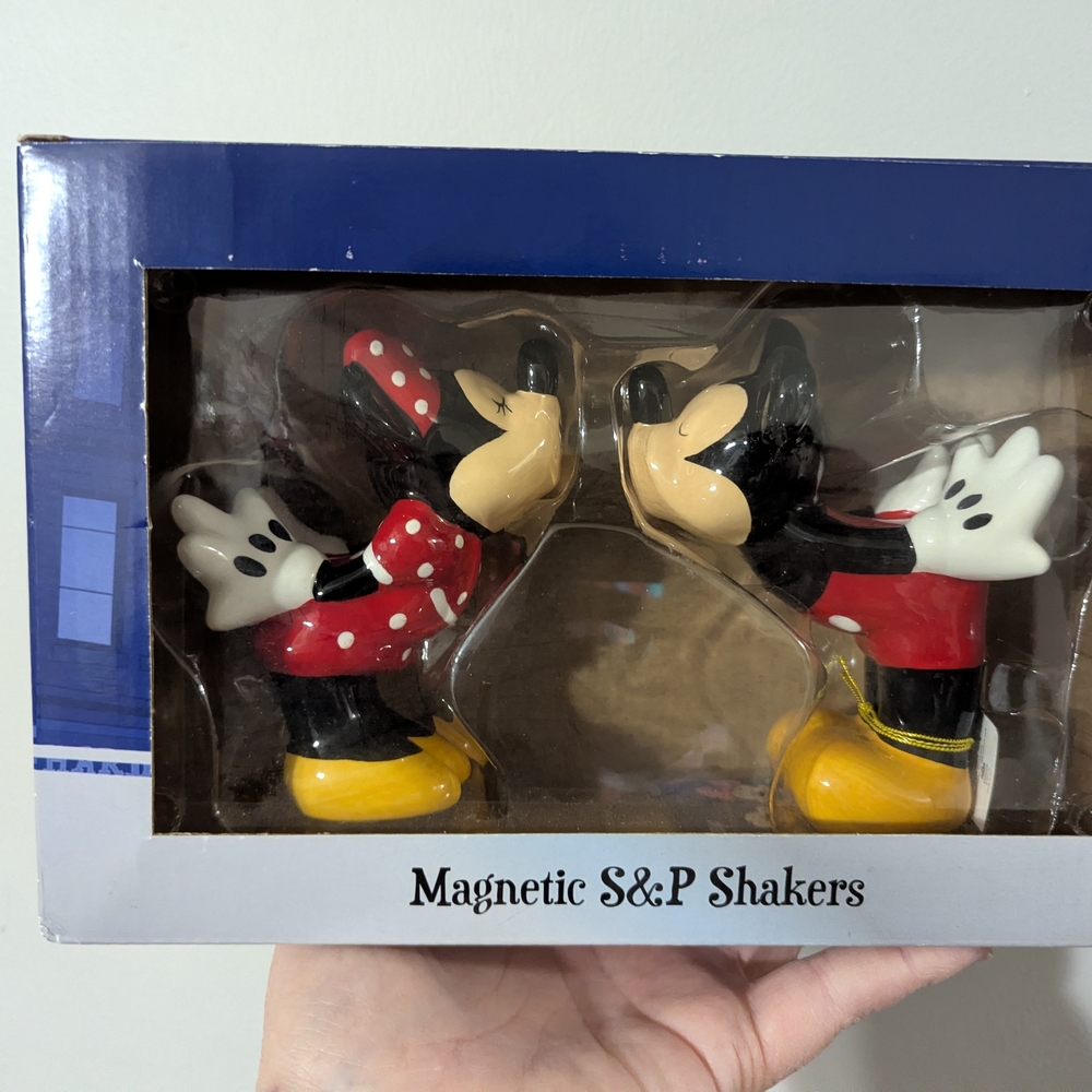 Disney Mickey and Minnie Red and Yellow Shakers